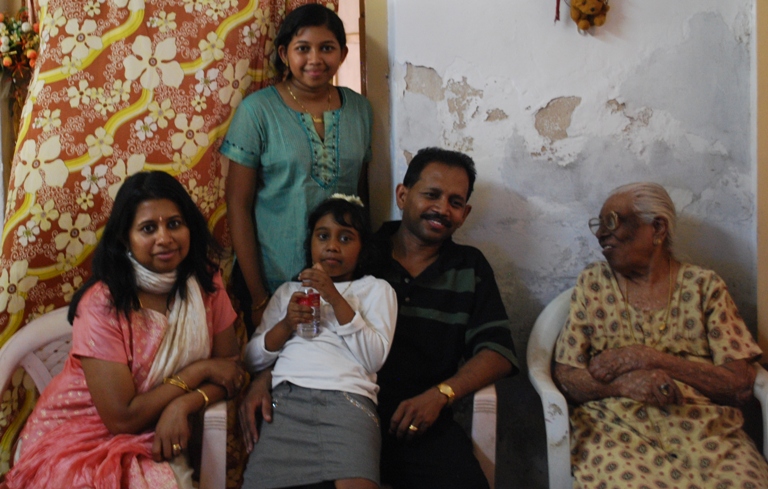 2010/ind10flad.jpg
