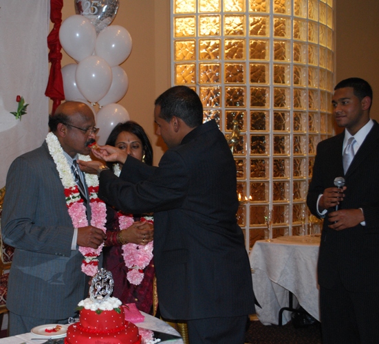 2010/bl25cakeAC1.jpg