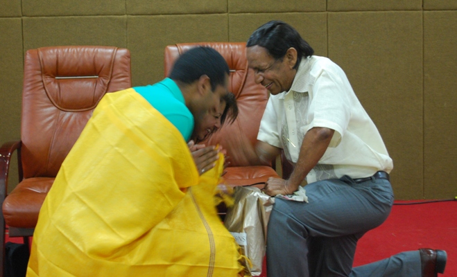 2010/Ind10p30.jpg
