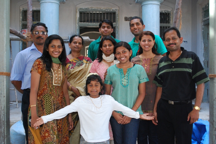2010/ind10flad.jpg